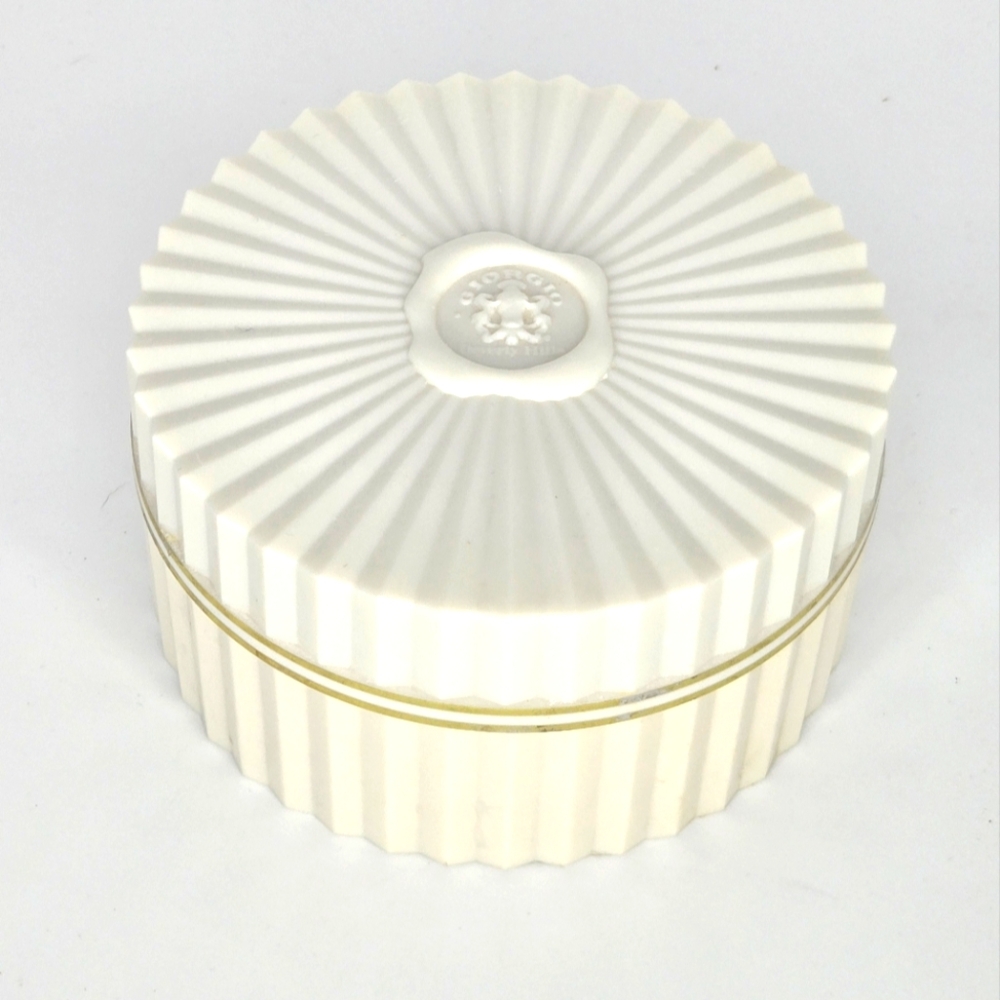 Collectible Giorgio Beverly Hills Extraordinary Powder‎ VTG very little powder